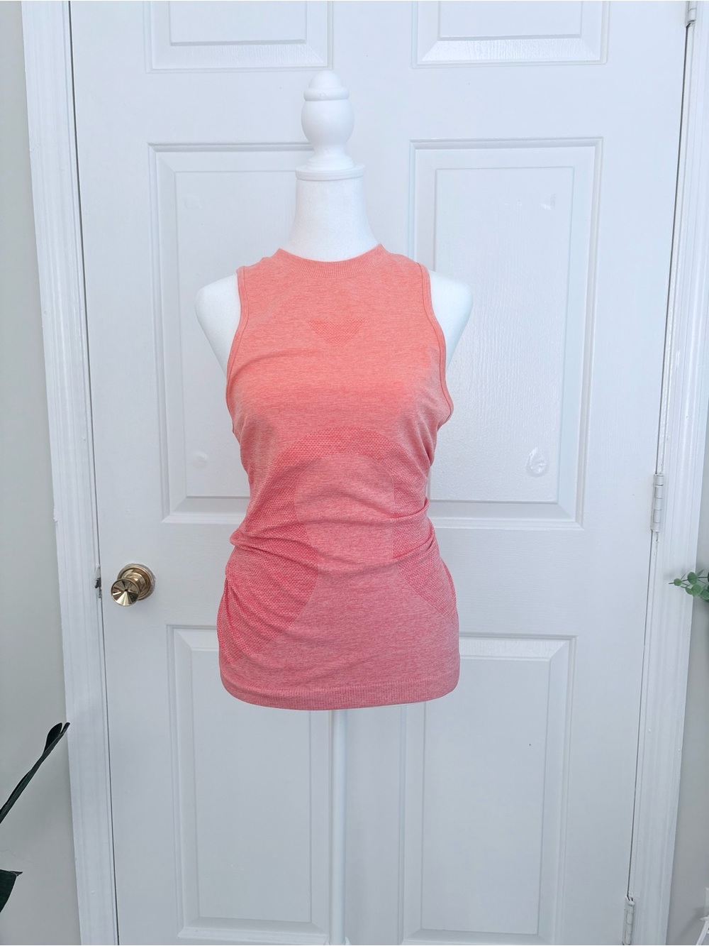 Gymshark Pink Gradient Sleeveless Crop Top-L